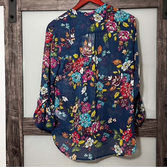Kut from the Kloth NWT Dark Floral Button Up Blouse Roll Tab Sleeve Sheer L - Picture 2 of 10